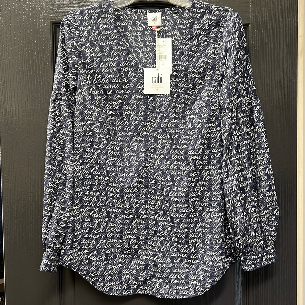 NWT Cabi 5336 Te Amo Love Print Blouse Long Sleeve Size XS Navy